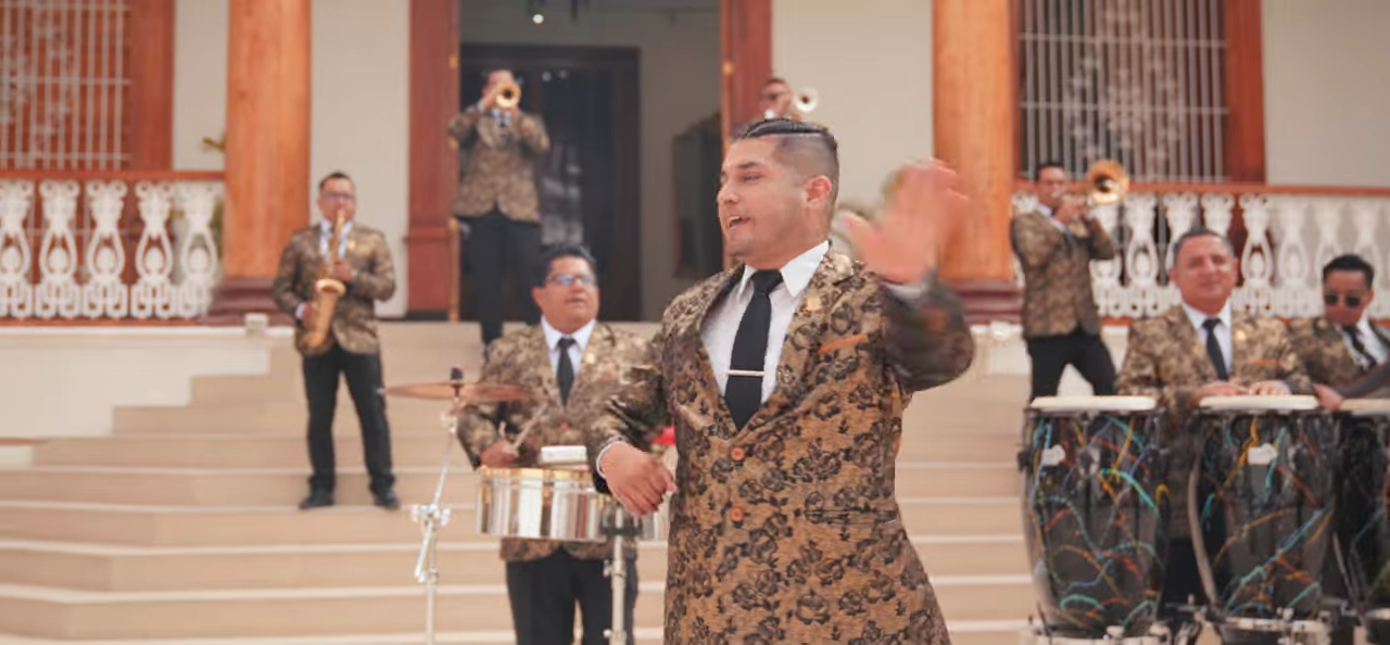 Tengo mucho que aprender de ti (Vídeoclip Oficial) - Hermanos Silva