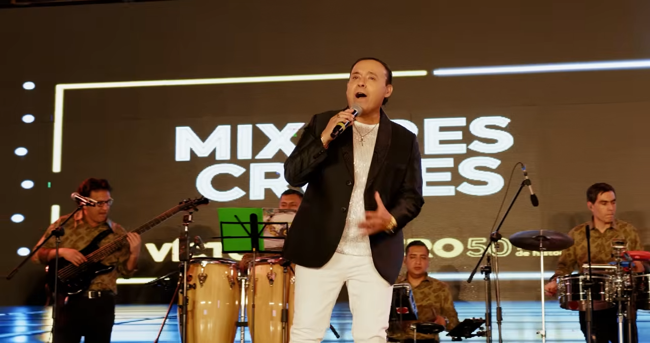 Mix tres cruces (En Vivo) Víctor Romero y Orquesta